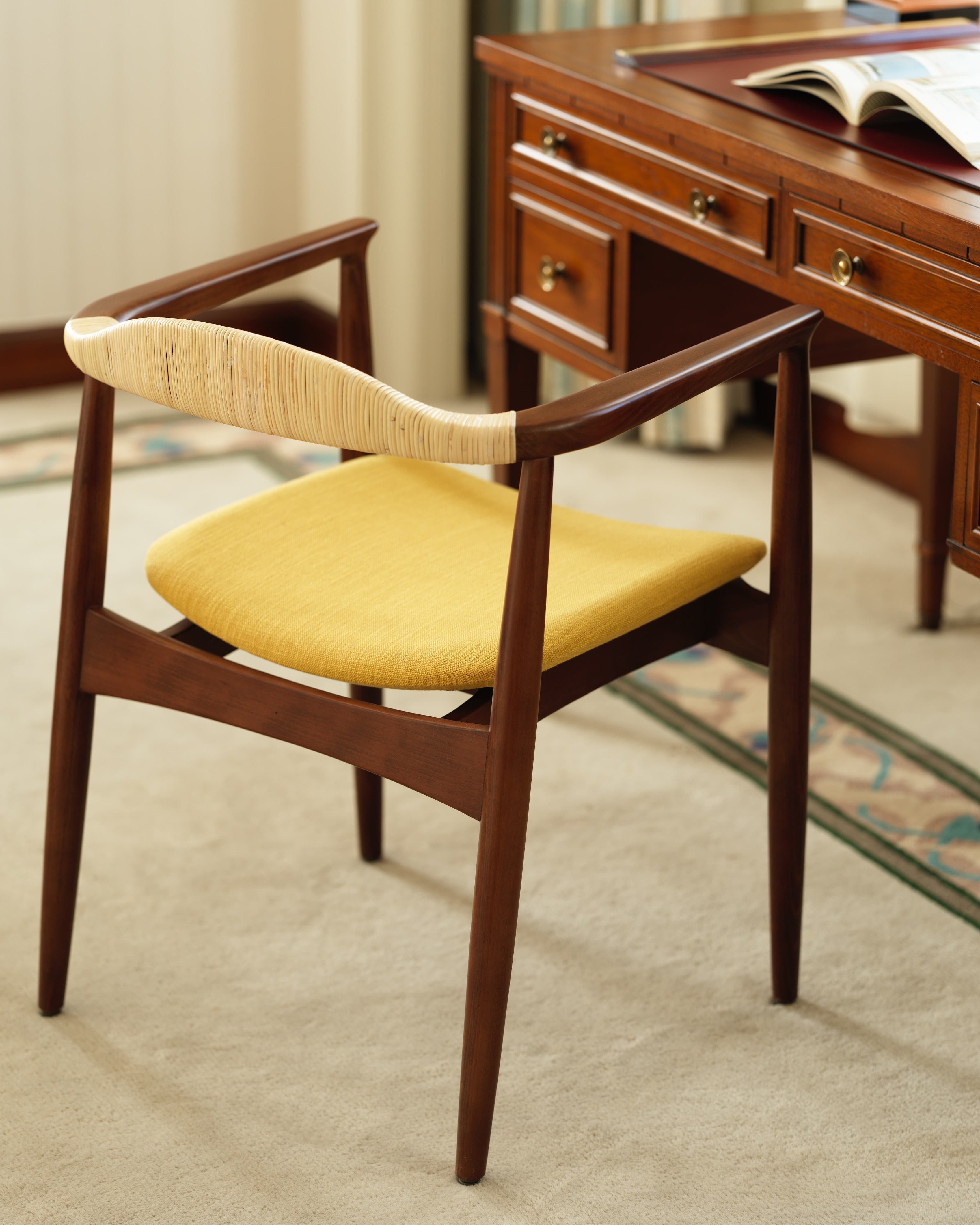 【送料無料】熊本ホテルキャッスル 復刻アームチェア／Fabric