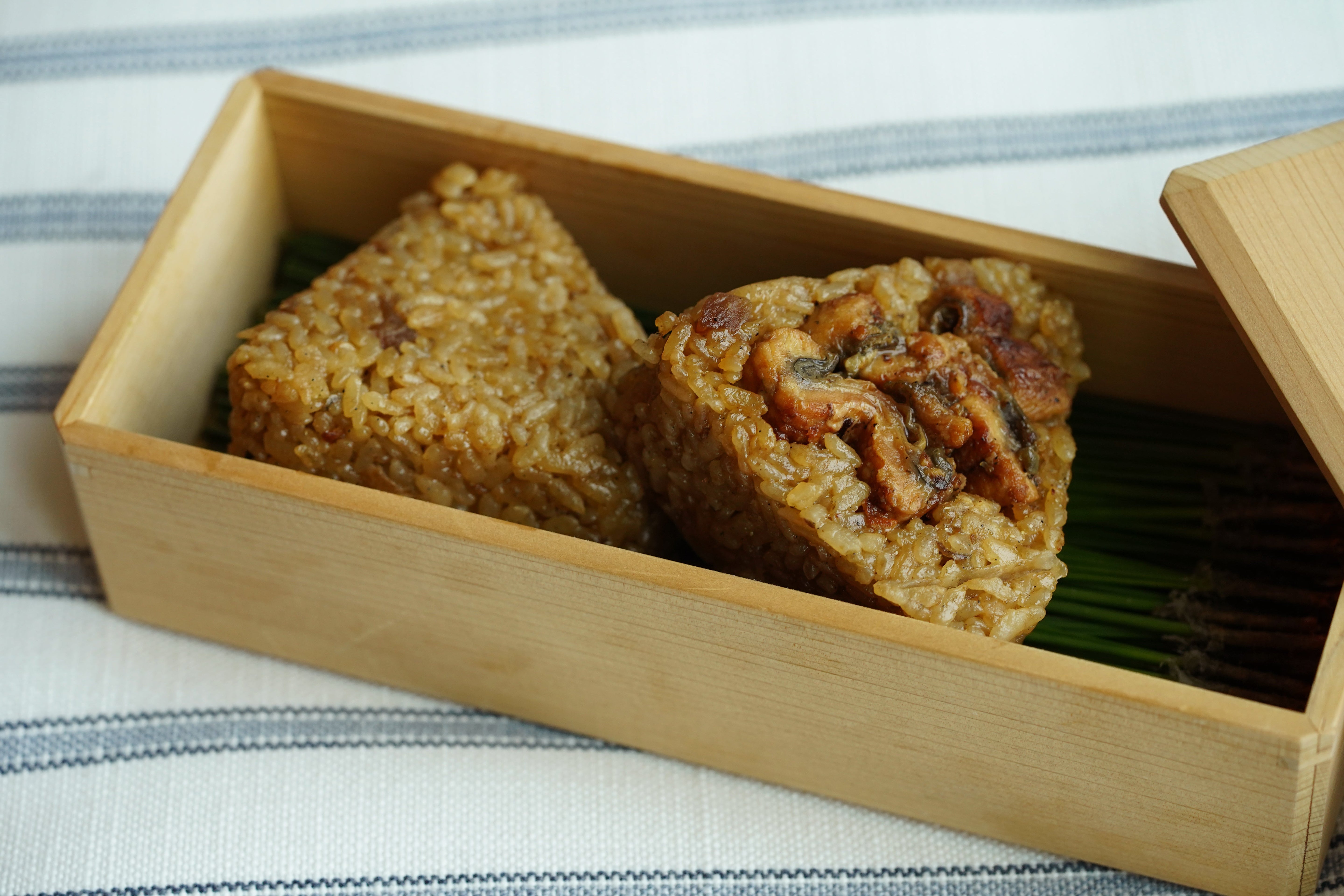 菊水楼うな菊 うなぎり（山椒味）